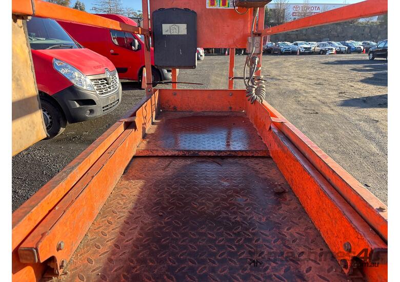 caption 2015 JLG Industries R6 Scissor Lift (Electric)