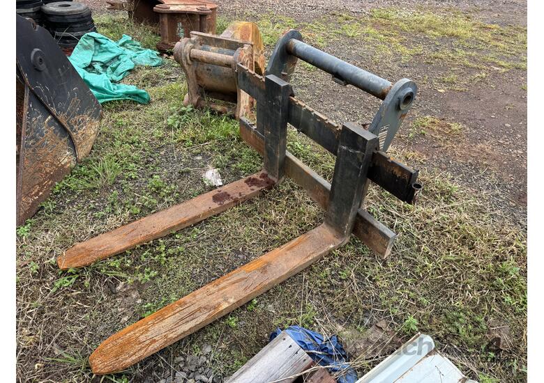 MRT-2550 rotating telehandler