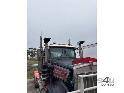 caption 2004 Kenworth T950 6x4 Prime Mover