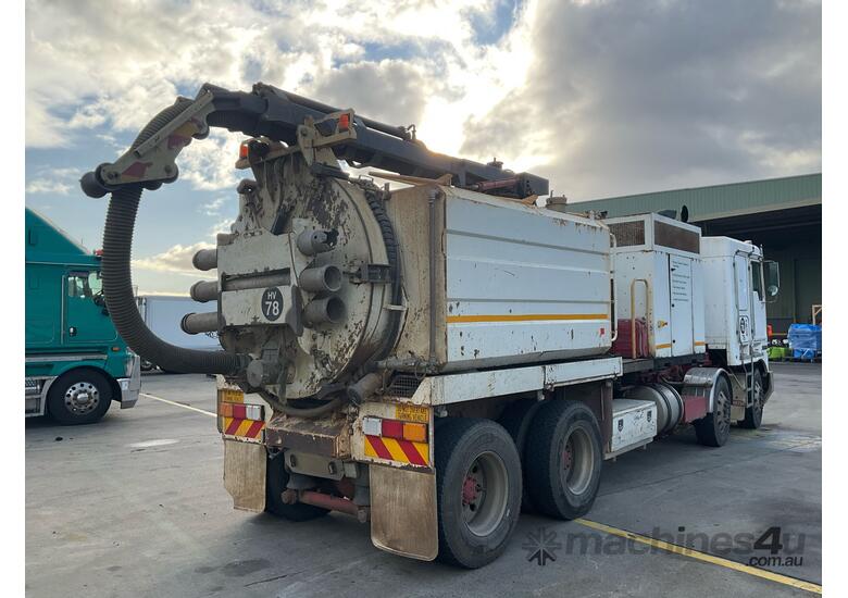 caption 2007 Kenworth K104 Vacuum Truck