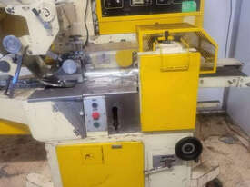 Horizontal Flow Wrap - picture0' - Click to enlarge
