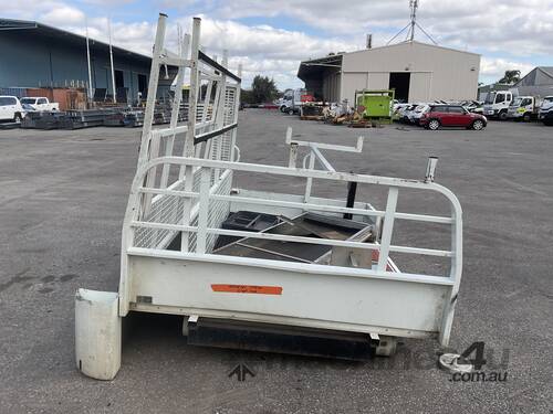caption Mitsubishi Triton Ute Tray