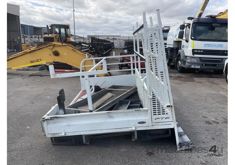 caption Mitsubishi Triton Ute Tray