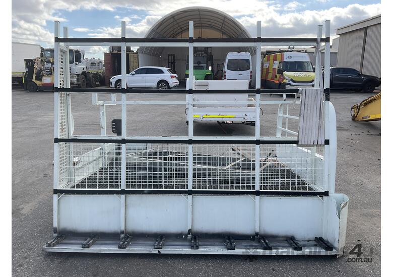 caption Mitsubishi Triton Ute Tray