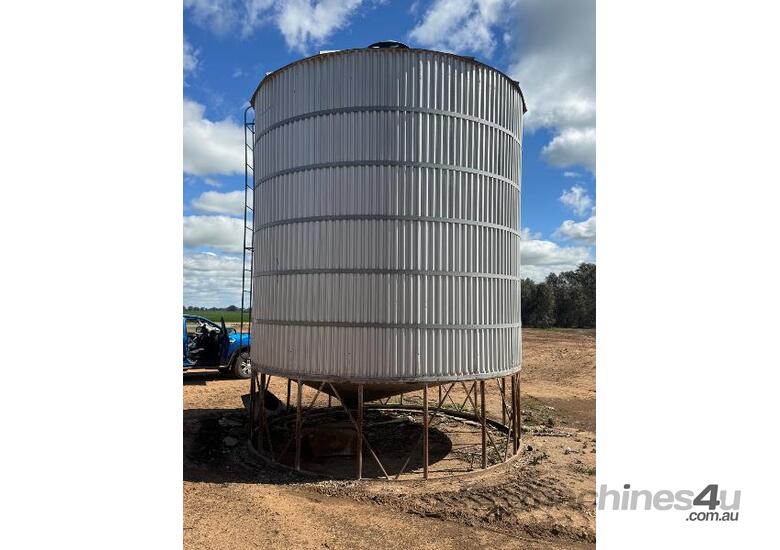 caption Nelson Silo