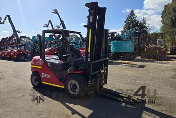 MANITOU MI50D - 5 TONNE FORKLIFTS IN DIESEL