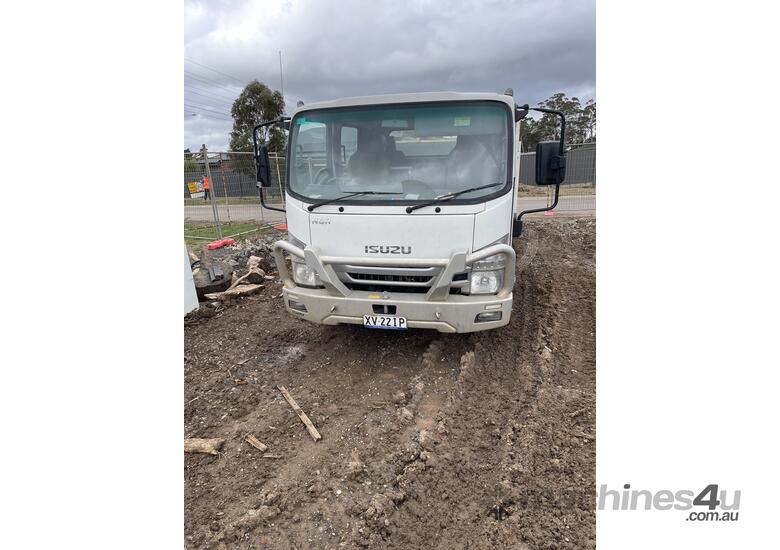 2019 Isuzu NQR 87-190 Crew Cab Service Truck