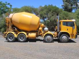 2001 International 2350G - picture0' - Click to enlarge