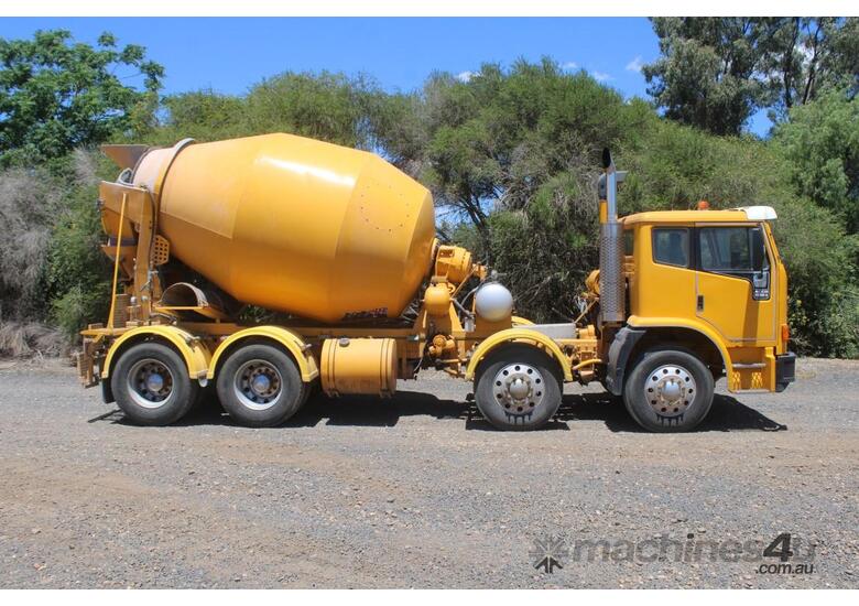 2001 International 2350G