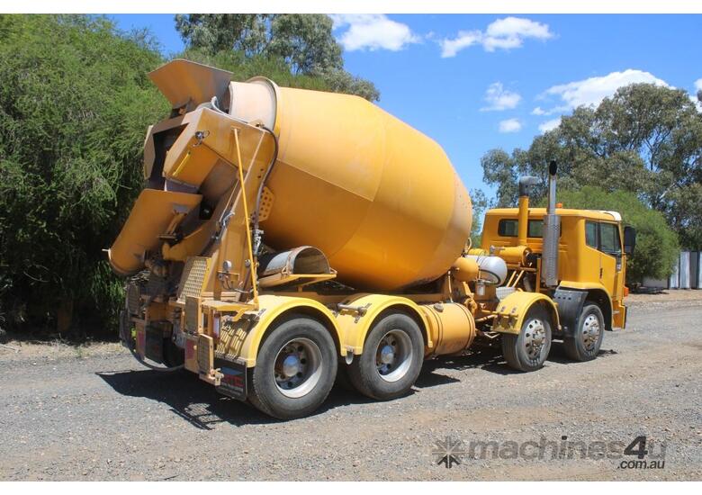 2001 International 2350G