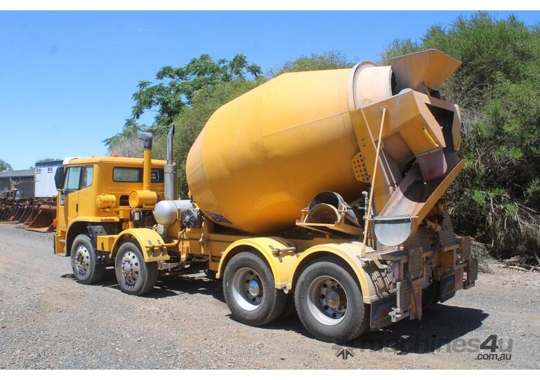 2001 International 2350G