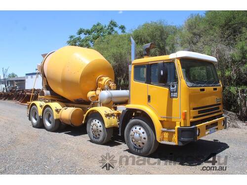 2001 International 2350G