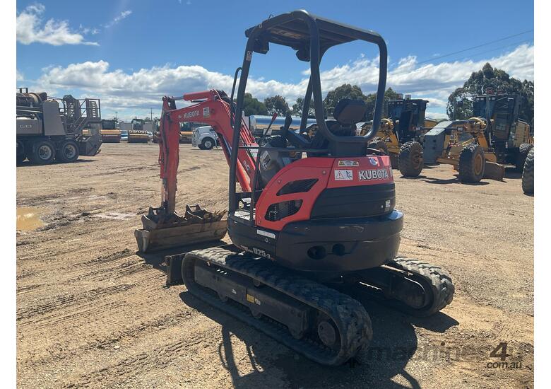 Kubota U25-3 Excavator (Rubber Tracked)