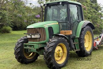 John Deere 2011   6330 TRACTOR