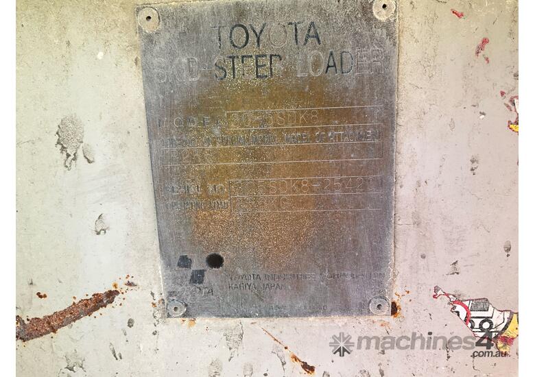 Toyota Huski 30-5SDK8 Wheeled Skid Steer