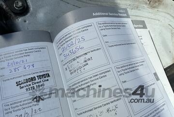 Toyota 2013   Hiace Petrol