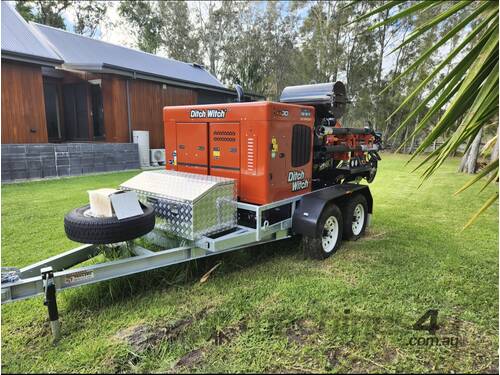 (Like New)Ditch Witch AX30 (300-gallon / 1,135L) Vacuum Excavator