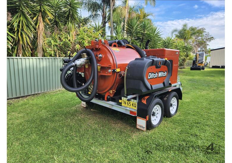 (Like New)Ditch Witch AX30 (300-gallon / 1,135L) Vacuum Excavator