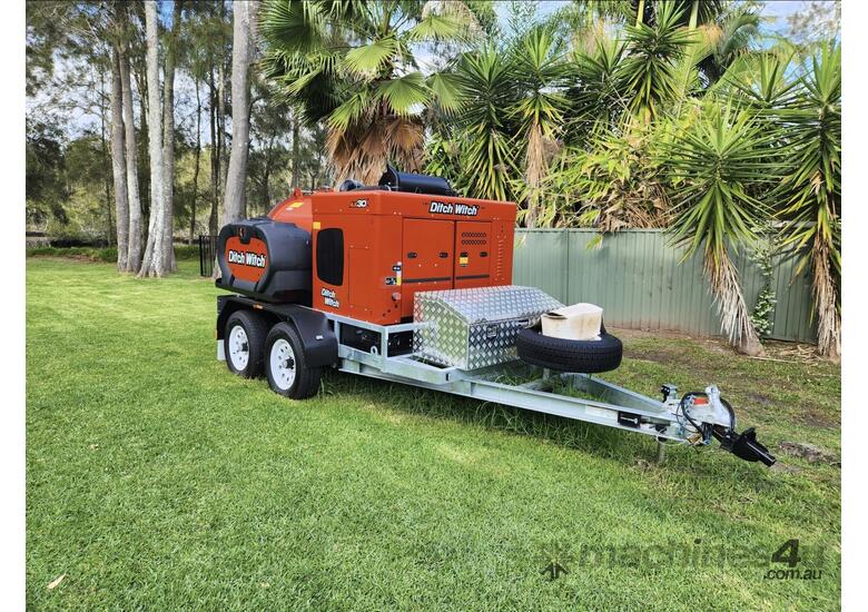 (Like New)Ditch Witch AX30 (300-gallon / 1,135L) Vacuum Excavator