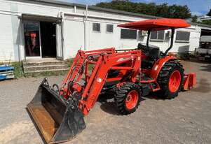 Kioti DK5810 hydro tractor with 4in1 loader & mulcher
