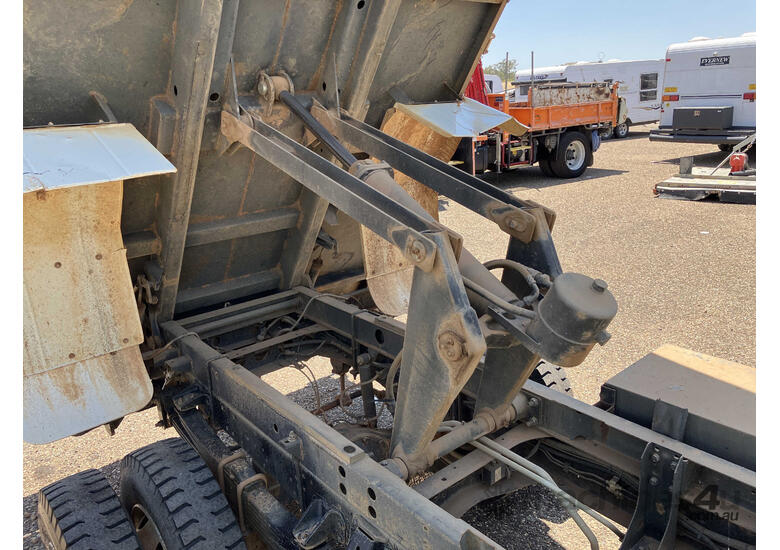 2013 Hino 300 917 Tipper