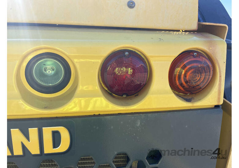 2017 New Holland L220 Skid Steer