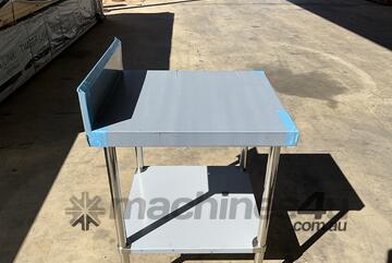 1 x Freestanding stainless steel bench - 600 x 700 x 890[H]