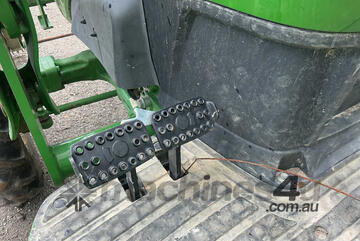 2022 John Deere 4044R Tractor 4 x 4