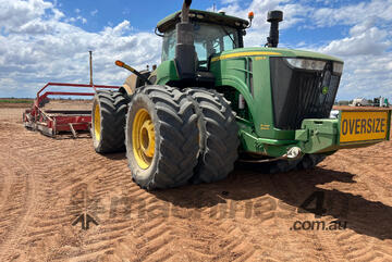 John Deere 9520R with Horwood Bagshaw Bucket FWA/4WD Tractor