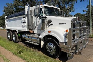 2006 Kenworth T404 SAR, Cummins ISX, 18sp, new Sammut tipper body