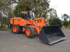 DOOSAN DL250- Hyd Hitch - GP Bucket - picture0' - Click to enlarge