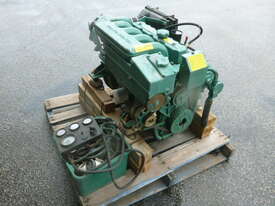 VOLVO PENTA MD30A/ 62HP 4 CYL MARINE DIESEL ENGINE - picture1' - Click to enlarge