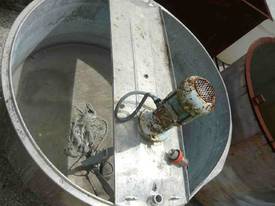 STAINLESS STEEL 1300 LITRE MIXING TANK - picture0' - Click to enlarge