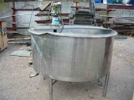 STAINLESS STEEL 1300 LITRE MIXING TANK - picture1' - Click to enlarge