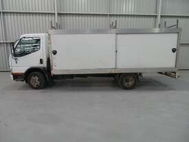 2004 Mitsubishi Canter 2.0 - picture0' - Click to enlarge