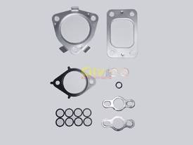 New Toyota Coaster N04CT Turbocharger & Gasket Kit - picture1' - Click to enlarge