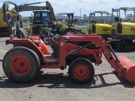 2001 Kubota L3010 Tractor - picture0' - Click to enlarge