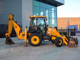 2010 JCB 3CX buckets forks - picture1' - Click to enlarge
