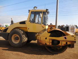 Bomag BW211D-4 Roller - picture0' - Click to enlarge