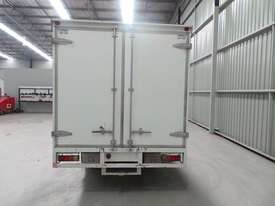 Isuzu TL Cab chassis Truck - picture2' - Click to enlarge