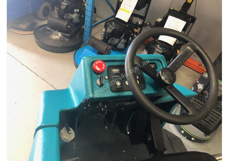 caption Ride On Scrubber
