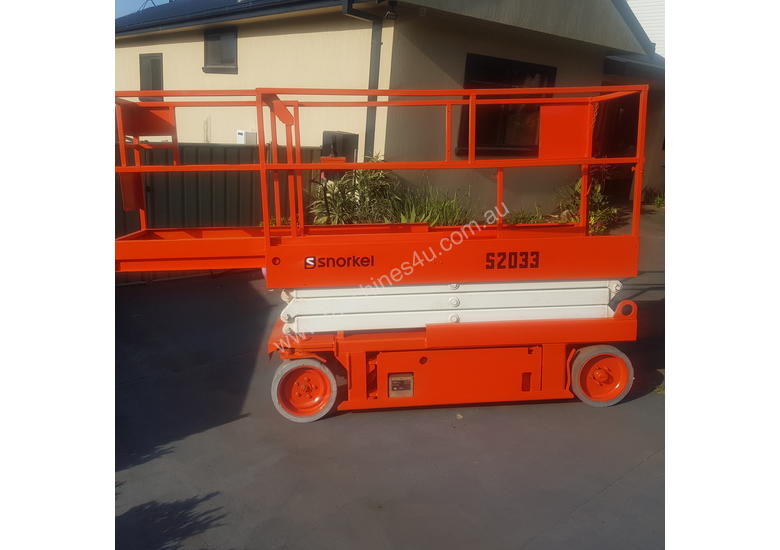 caption Snorkel Scissor Lift S2033 5year Cert Just been Completed LOW HOURS!