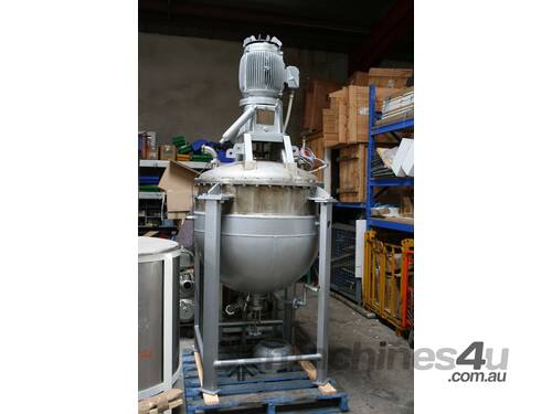 Steam Jacketed Mixing Pan.