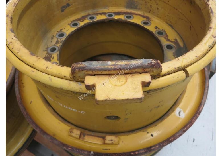 caption KOMATSU HM300-2 Rim Tyre/Rim