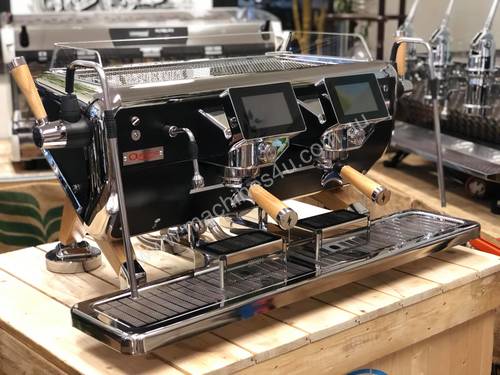 ASTORIA STORM 2 GROUP BLACK AND TIMBER BRAND NEW ESPRESSO COFFEE MACHINE