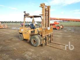 KOMATSU FG35-2 Forklift - picture0' - Click to enlarge