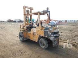 KOMATSU FG35-2 Forklift - picture2' - Click to enlarge