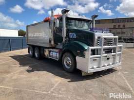 2013 Mack Trident - picture0' - Click to enlarge