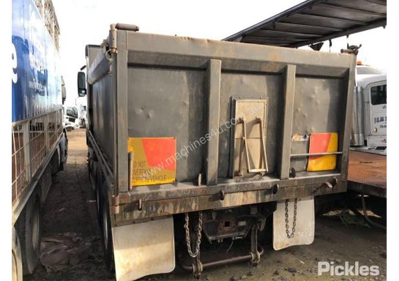 caption 1994 Volvo FH12