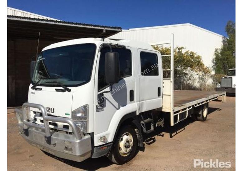 caption 2011 Isuzu FRR600